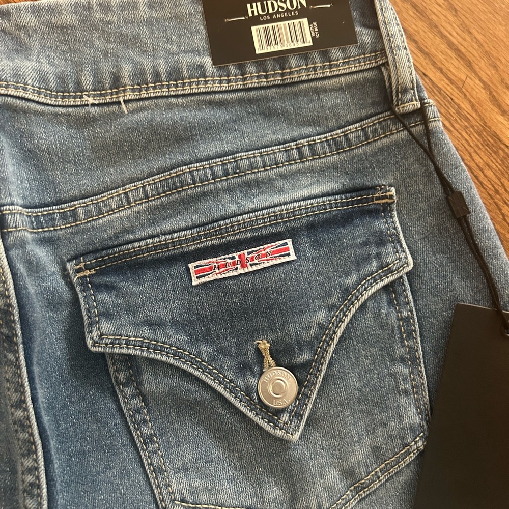 NWT Hudson brand Women’s Sz 28/6 Straight Leg Slim Fit Mid-Rise Jeans - Picture 5 of 8